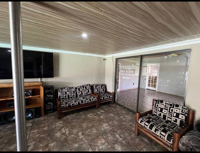 6 BEDROOM HOUSE FOR SALE IN BOLTONWOLD